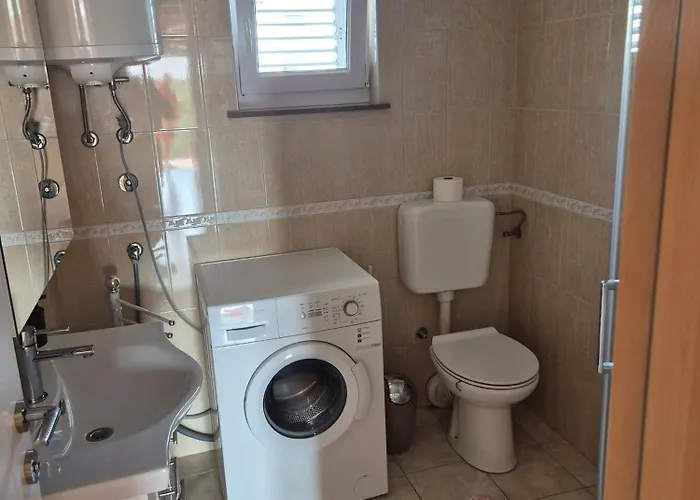 Leonardo Apartment *