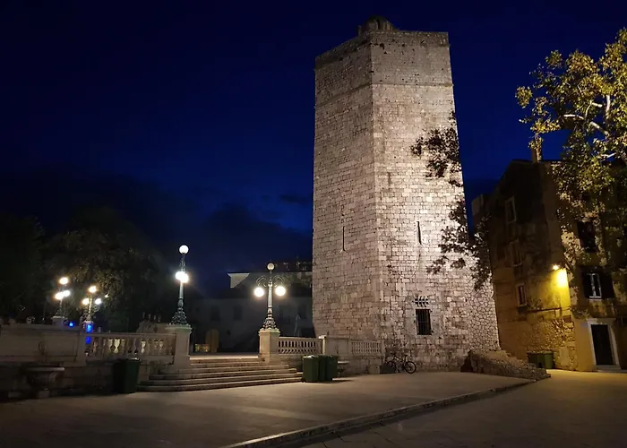 Апартаменты Leonardo Врси